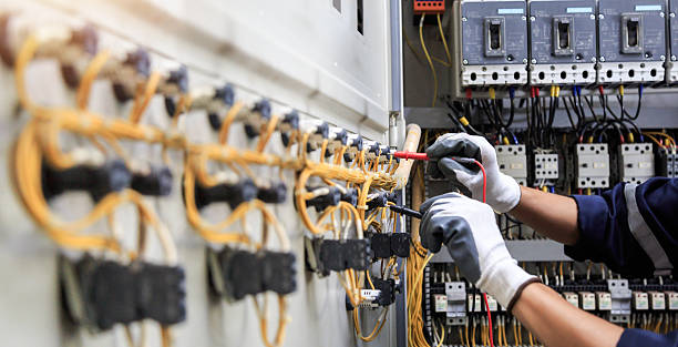 Professional Electrician technician working in Midway, AR